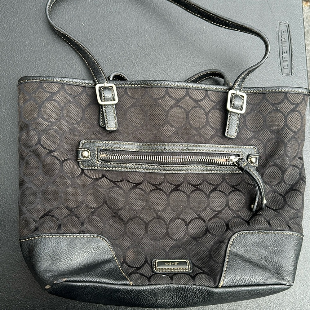 Nine West purse! Great condition!